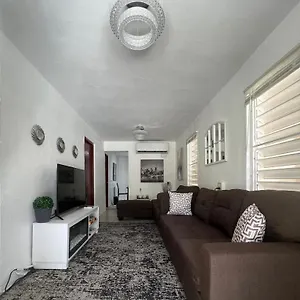 Casa Espaciosa Con Jacuzzi, Area Sur Pr , Juana Diaz Puerto Rico